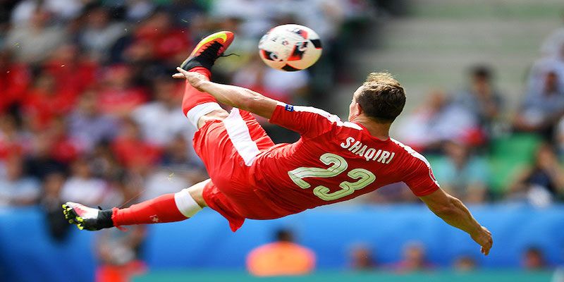 Kỹ thuật dứt điểm volley tạo ra các pha lập công ngoạn mục